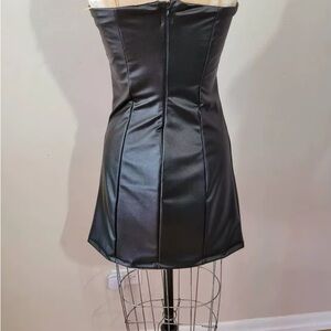 Elegant Black Strapless Dress